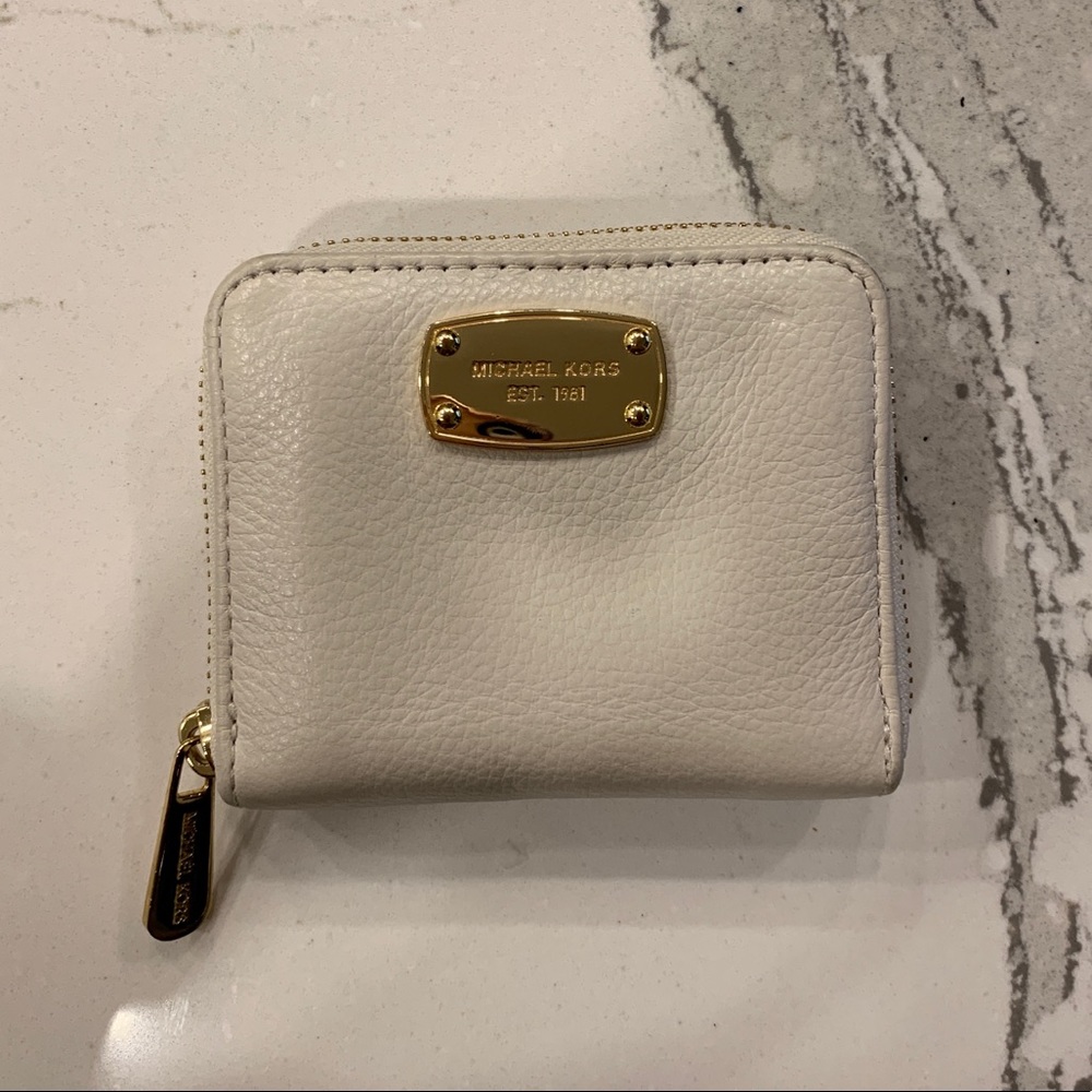 Michael Kors Leather wallet!